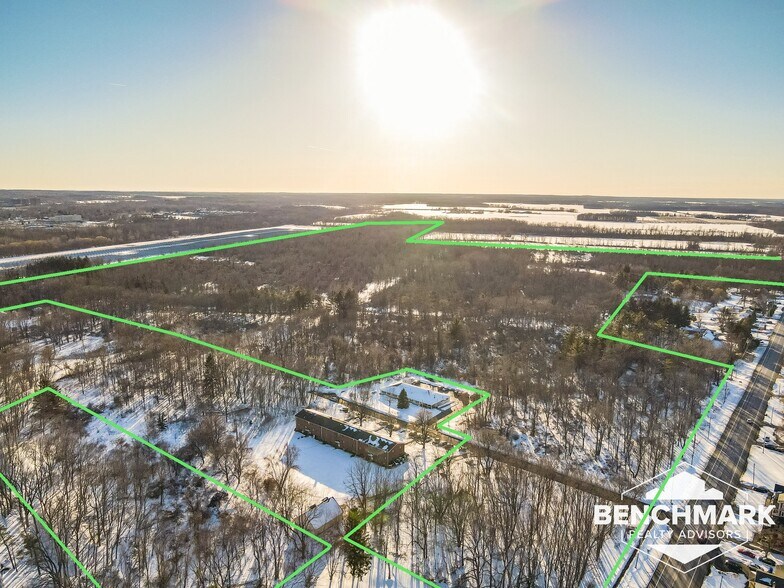 3797 Lake, Brockport, NY for sale - Primary Photo - Image 1 of 3