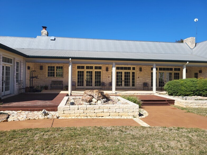 675 Kauffman Loop, Georgetown, TX à vendre - Photo du bâtiment - Image 2 de 3