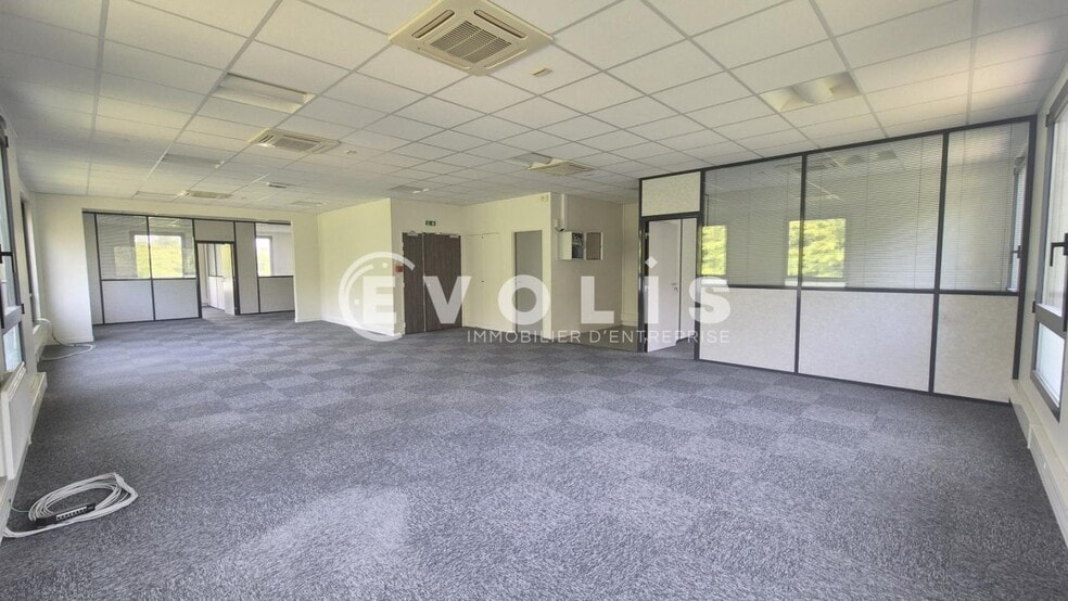 Office in Serris for lease - Interior Photo - Image 3 of 10