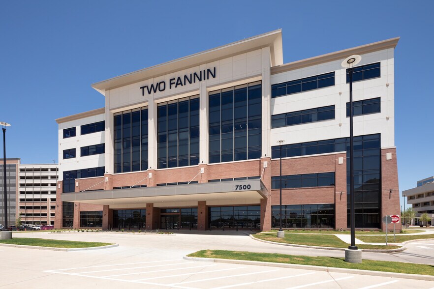 7500 Fannin St, Houston, TX à louer - Photo du bâtiment - Image 2 de 15