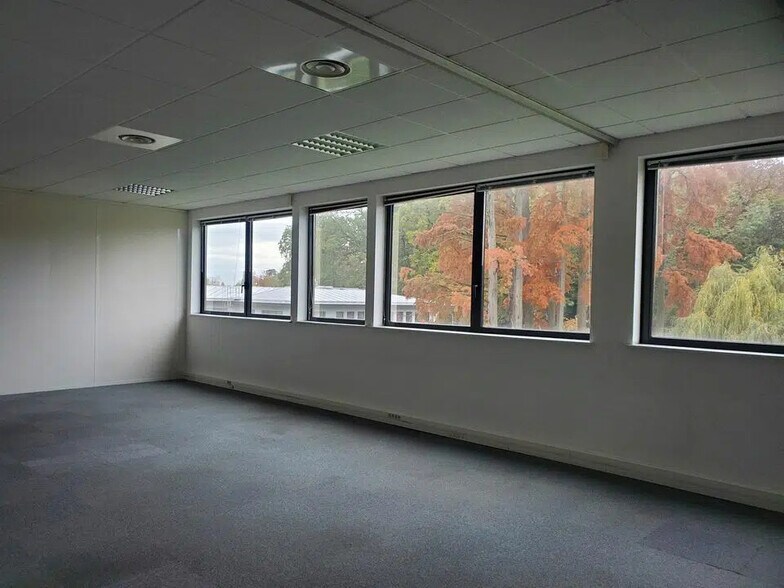 Office in Limonest for sale - Interior Photo - Image 3 of 7