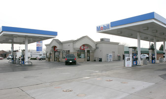 Gas Station/C-Store - Station d’essence