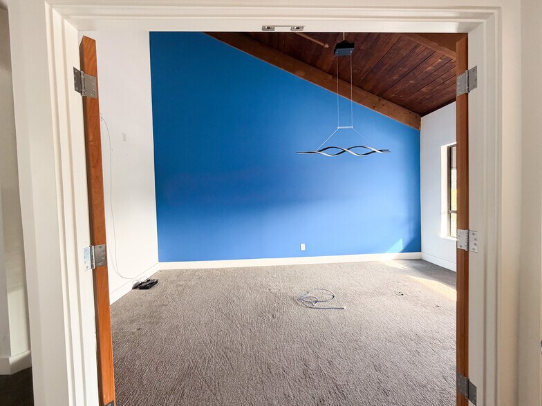 644 N Santa Cruz Ave, Los Gatos, CA à louer - Photo du bâtiment - Image 2 de 13