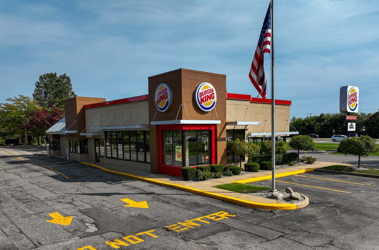 261 S State St, Zeeland, MI for sale Building Photo- Image 1 of 4