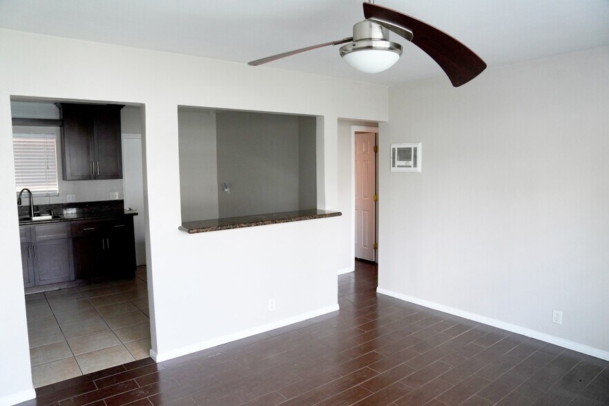 520 Glover Ave, Chula Vista, CA à louer - Photo intérieure - Image 3 de 34