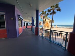 250 N Atlantic Ave, Daytona Beach, FL à louer Photo du bâtiment- Image 1 de 10