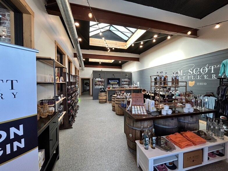 250 S Mulberry St, Troy, OH for sale - Building Photo - Image 3 of 17