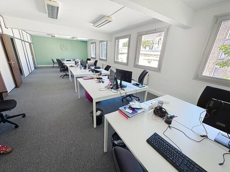 Office in Reims for lease - Building Photo - Image 1 of 11