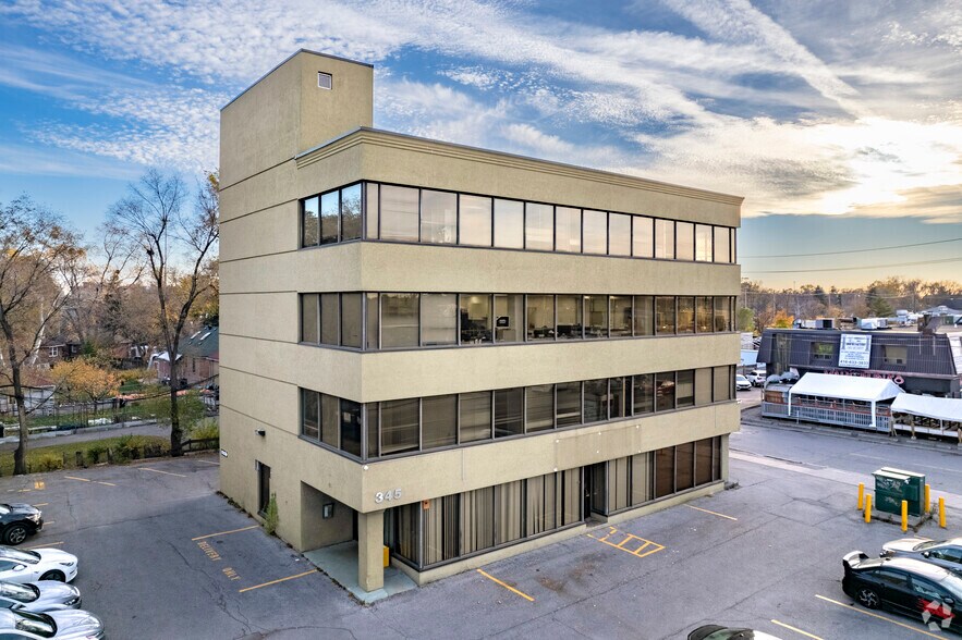 345 Wilson Ave, Toronto, ON à vendre - Photo du bâtiment - Image 1 de 35