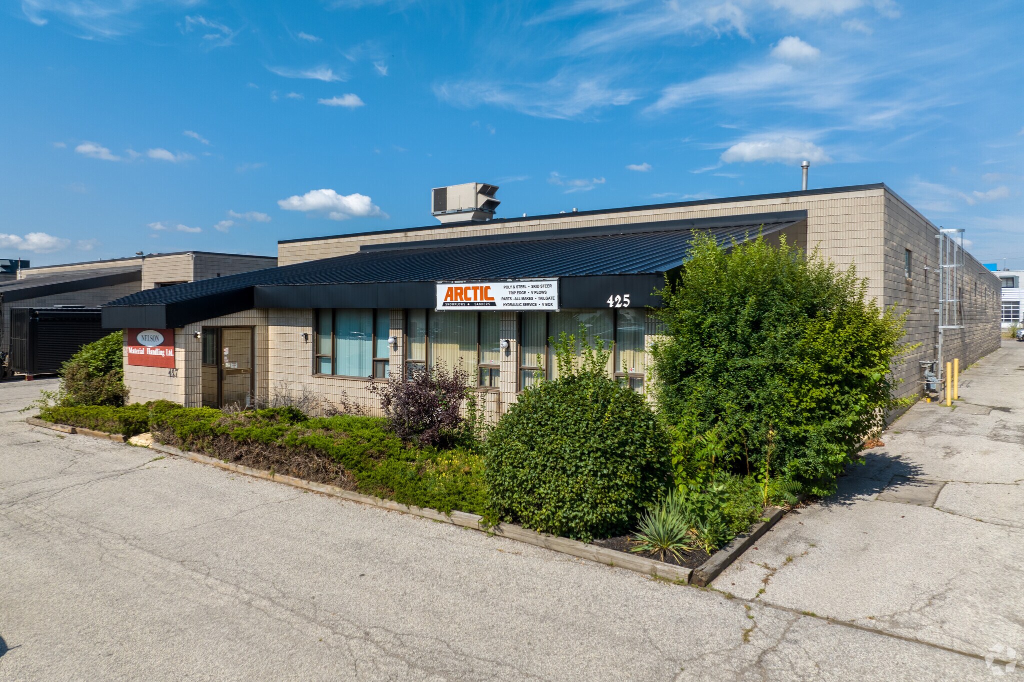 425-427 Wyecroft Rd, Oakville, ON for sale Primary Photo- Image 1 of 1