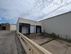 3245-3247 Court St, Pekin, IL à louer Photo intérieure- Image 1 de 4