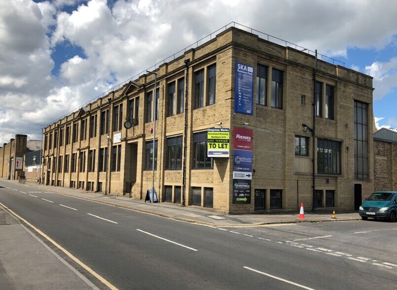 St Thomas Rd, Huddersfield à louer - Photo du bâtiment - Image 3 de 3