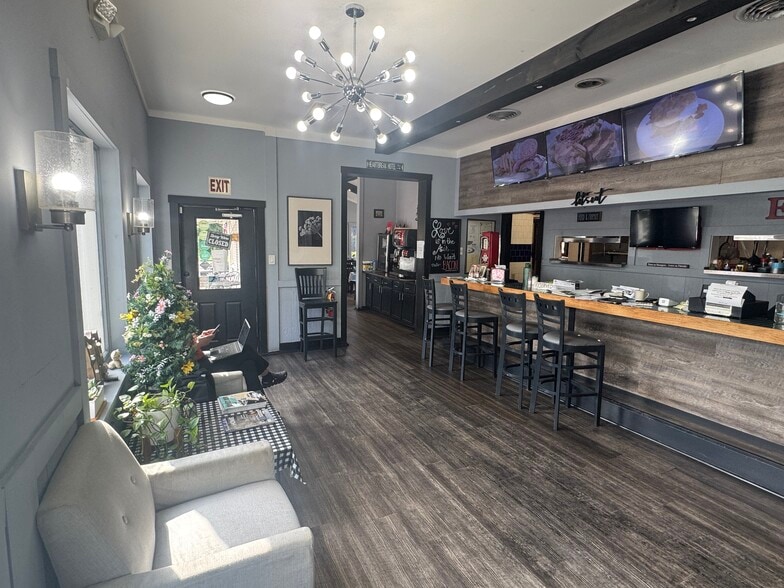 4017 NE Canton Rd, Marietta, GA for sale - Building Photo - Image 3 of 11