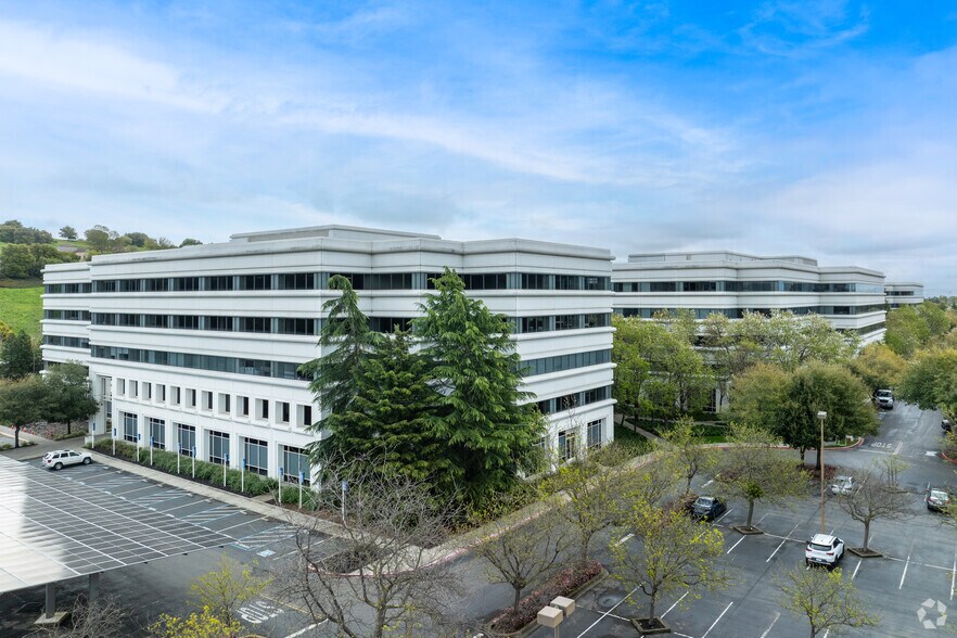 12677 Alcosta Blvd, San Ramon, CA à louer - Photo du bâtiment - Image 2 de 9