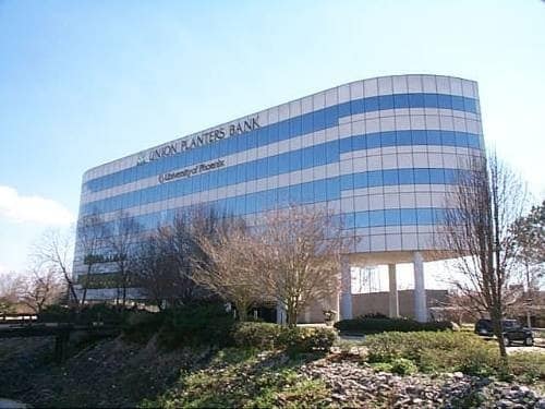 2431 S Acadian Trwy, Baton Rouge, LA for lease - Primary Photo - Image 1 of 15