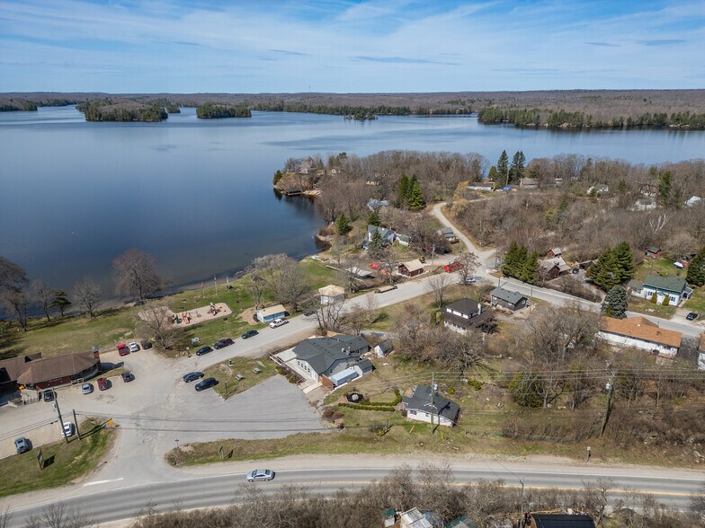1004 Medical Center Rd, Sharbot Lake, ON à vendre - Photo du bâtiment - Image 3 de 18