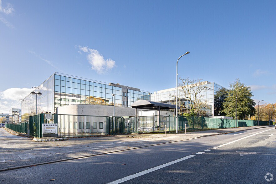 Office in Vélizy-Villacoublay for lease - Building Photo - Image 2 of 2