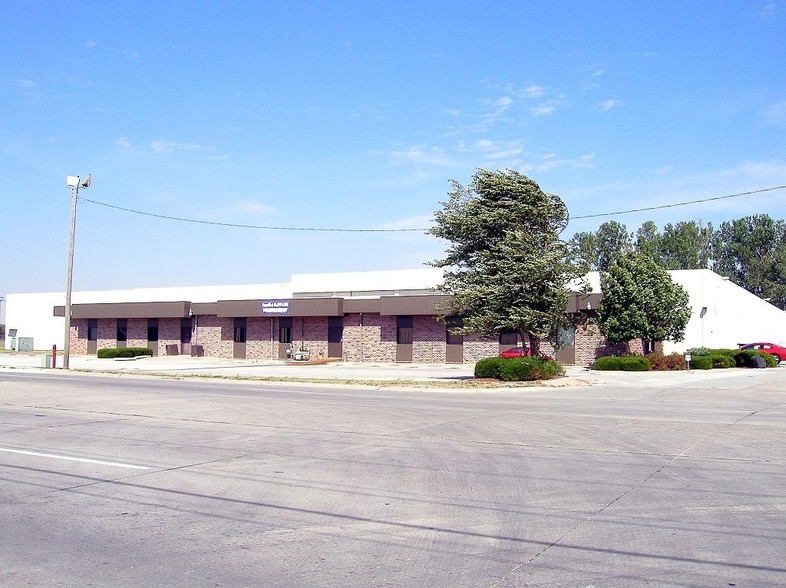 2101 35th St, Council Bluffs, IA à vendre - Photo du bâtiment - Image 1 de 1