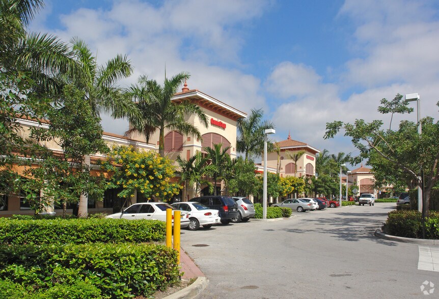 109-199 Weston Rd, Weston, FL for lease - Primary Photo - Image 1 of 7