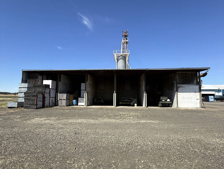 10755 Highway 22, Dallas, OR à vendre - Photo du bâtiment - Image 3 de 18
