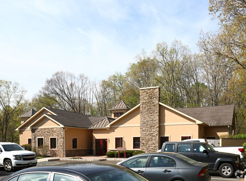 88 S Lakeview Dr, Gibbsboro, NJ à vendre - Photo principale - Image 1 de 6