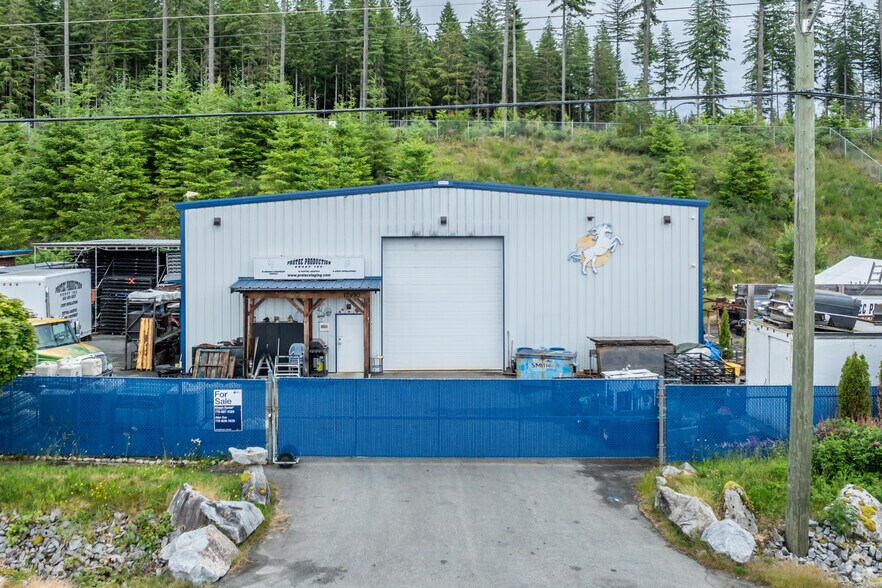 12990 Lilley Dr, Maple Ridge, BC à vendre - Photo du bâtiment - Image 2 de 3