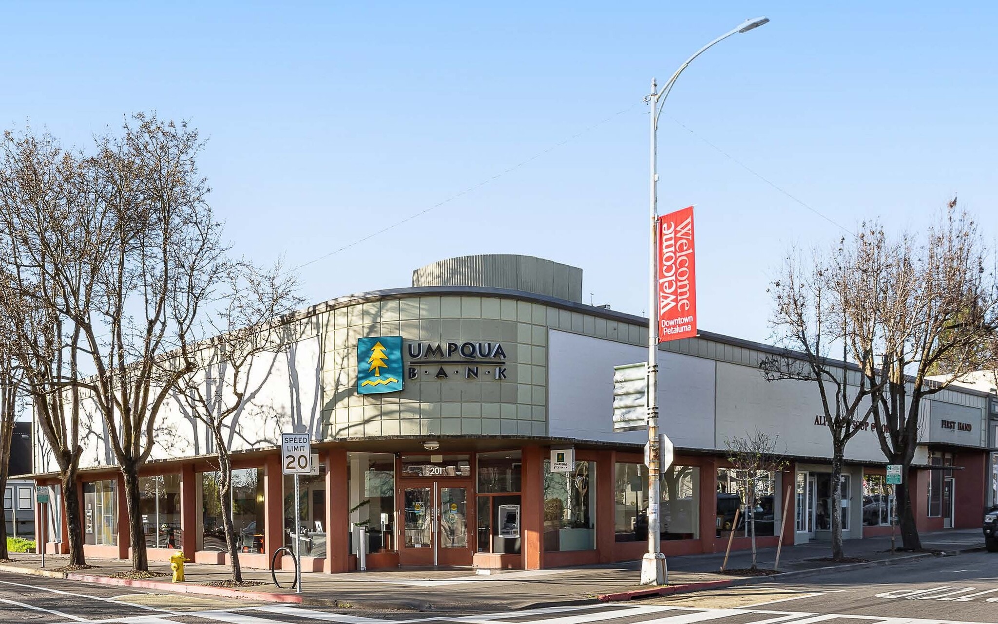 201 Western Ave, Petaluma, CA à vendre Photo principale- Image 1 de 37