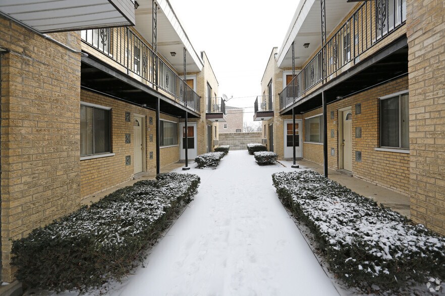 12619 S Lincoln St, Calumet Park, IL à vendre - Photo du bâtiment - Image 3 de 4