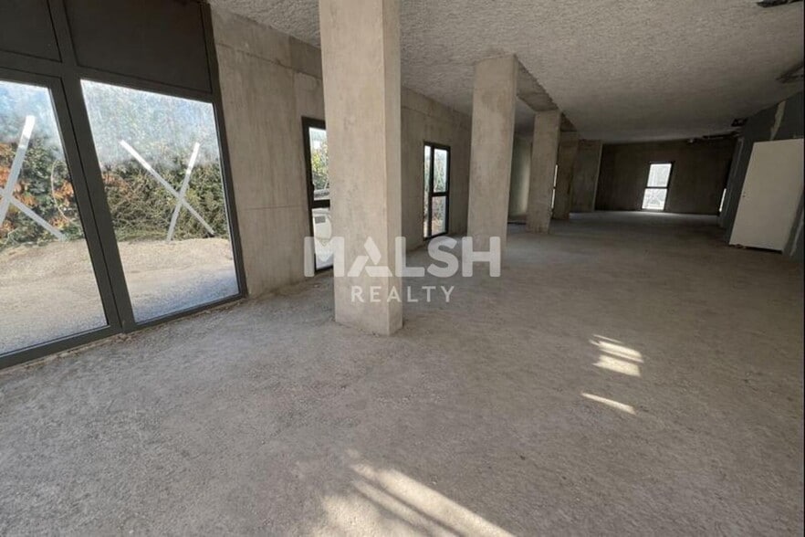 84 A Boulevard De L'Europe, OULLINS-PIERRE-BÉNITE for sale - Interior Photo - Image 3 of 5