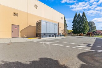 14210 Bacchus Landing Way, Healdsburg, CA à louer Photo intérieure- Image 2 de 29