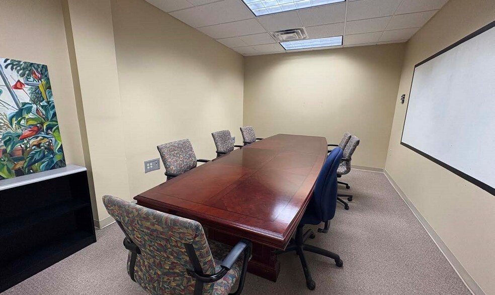 375 Greenbrier Dr, Charlottesville, VA à louer - Photo intérieure - Image 3 de 12