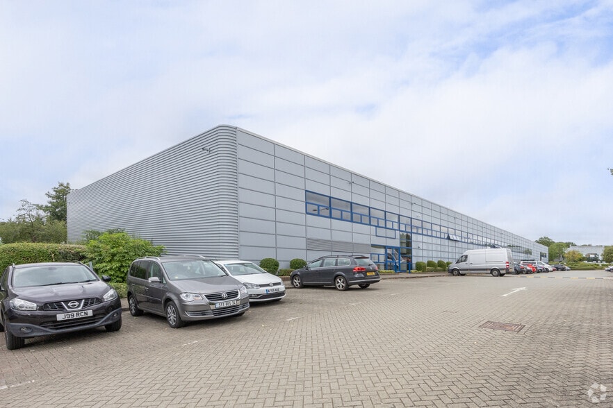 Tanners Dr, Milton Keynes for lease - Primary Photo - Image 3 of 4