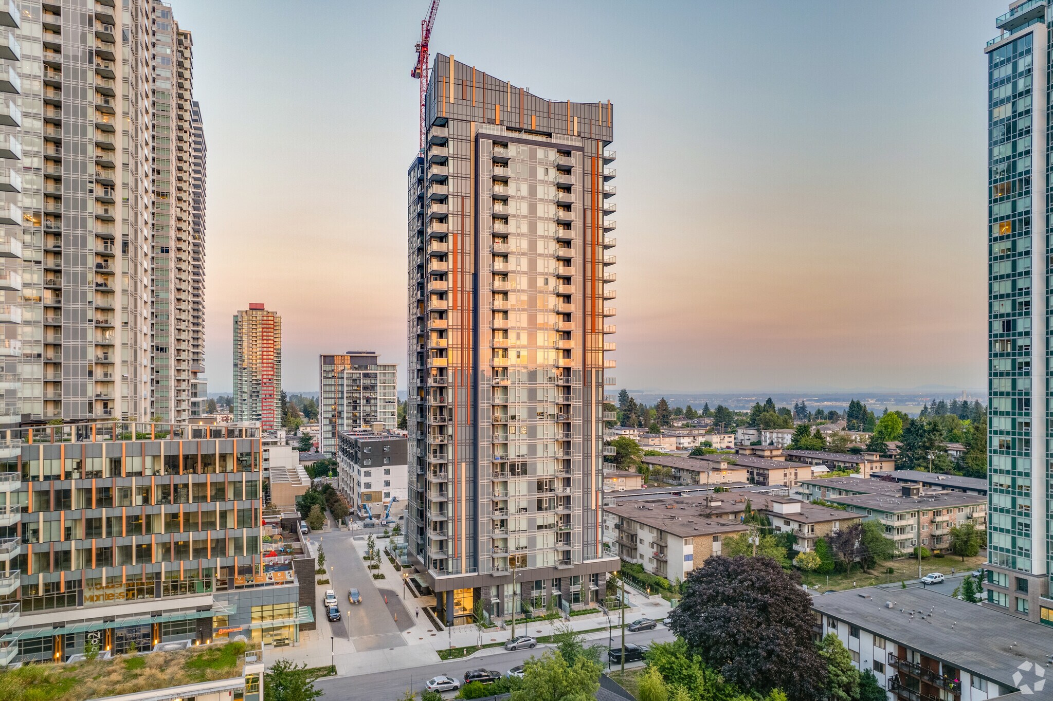 6378 Silver Ave, Burnaby, BC à louer Photo du bâtiment- Image 1 de 33