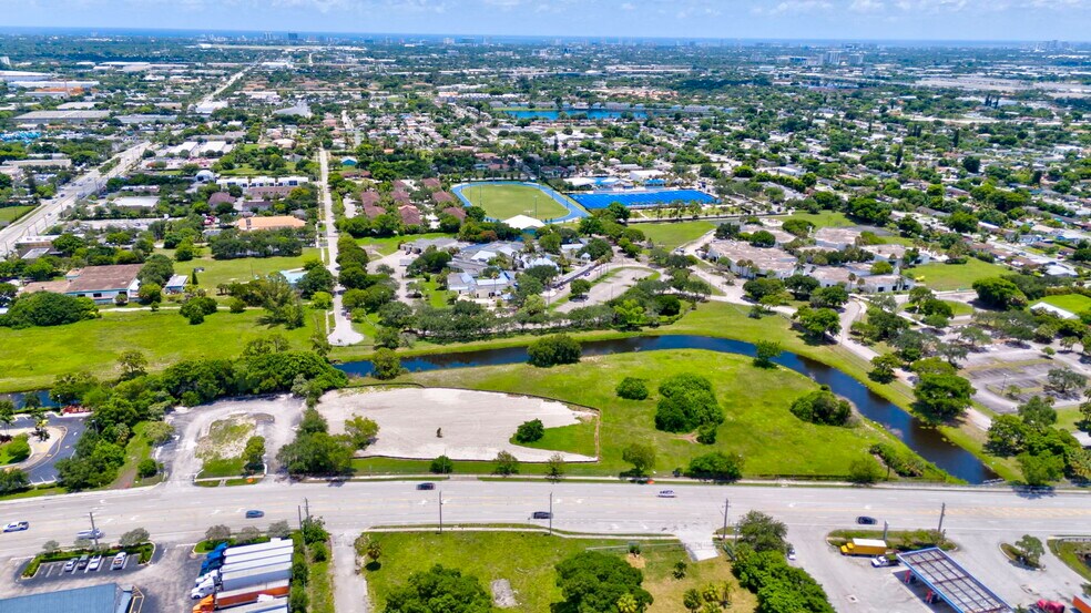 1350 NW 31st Ave, Pompano Beach, FL à vendre - Photo du bâtiment - Image 2 de 8