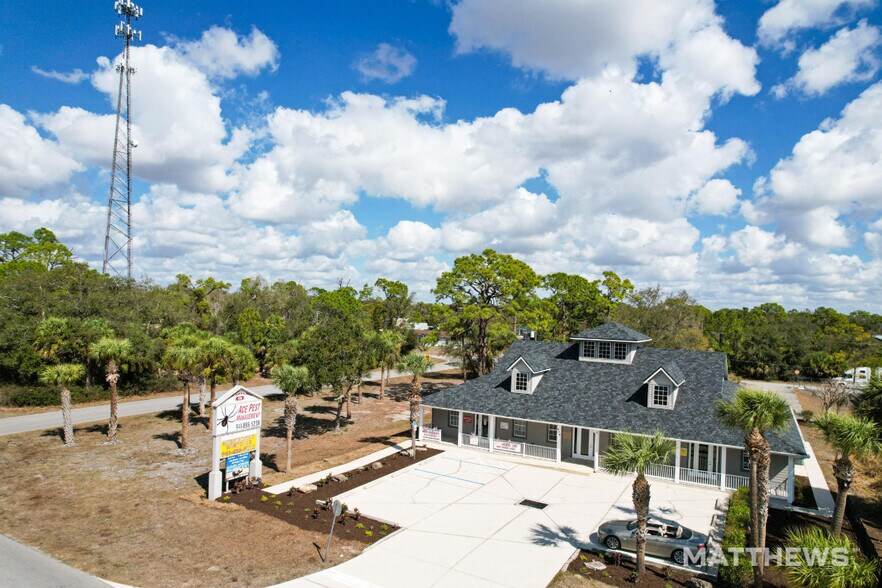 474-478 Tamiami Trl, Port Charlotte, FL à vendre - Photo du bâtiment - Image 2 de 3