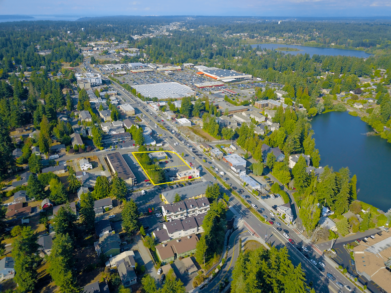 19557 Aurora Ave N, Shoreline, WA à vendre - A rien - Image 1 de 1