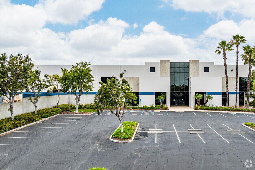 4061 E Francis St, Ontario, CA for lease - Building Photo - Image 3 of 7