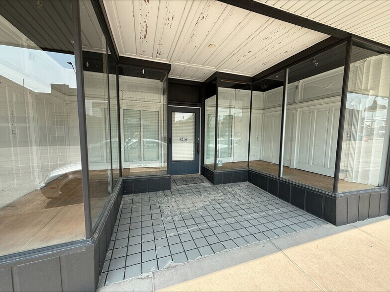 216 S Main St, Monmouth, IL à louer - Photo du bâtiment - Image 2 de 27