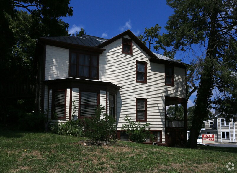 321 S Royal Ave, Front Royal, VA à louer - Photo du bâtiment - Image 3 de 7