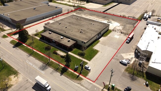 Plus de détails pour 1075 Clark Blvd, Brampton, ON - Industriel à vendre