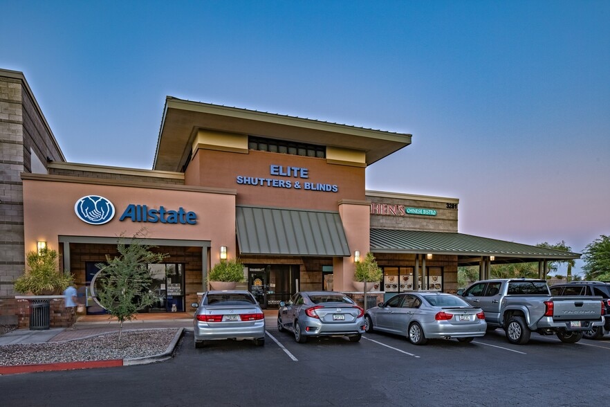 ANTHEM MARKETPLACE SHOPS portefeuille de 3 propriétés à vendre sur LoopNet.ca - Photo du bâtiment - Image 3 de 7