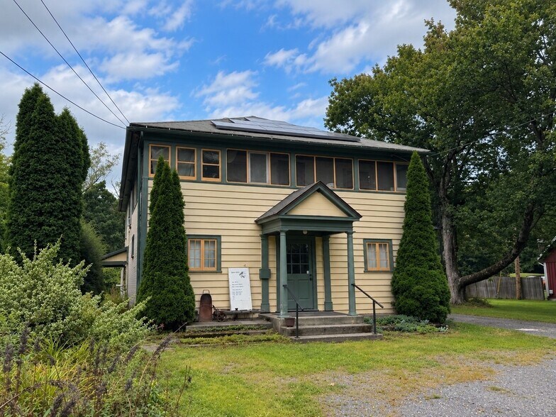 11 South St, Bernardston, MA à vendre - Photo du bâtiment - Image 2 de 28