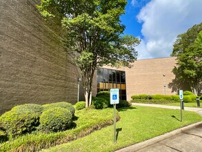 1 Harbison Way, Columbia, SC for lease Building Photo- Image 2 of 3