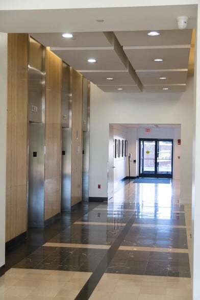 10210 Greenbelt Rd, Lanham, MD for lease - Building Photo - Image 2 of 5