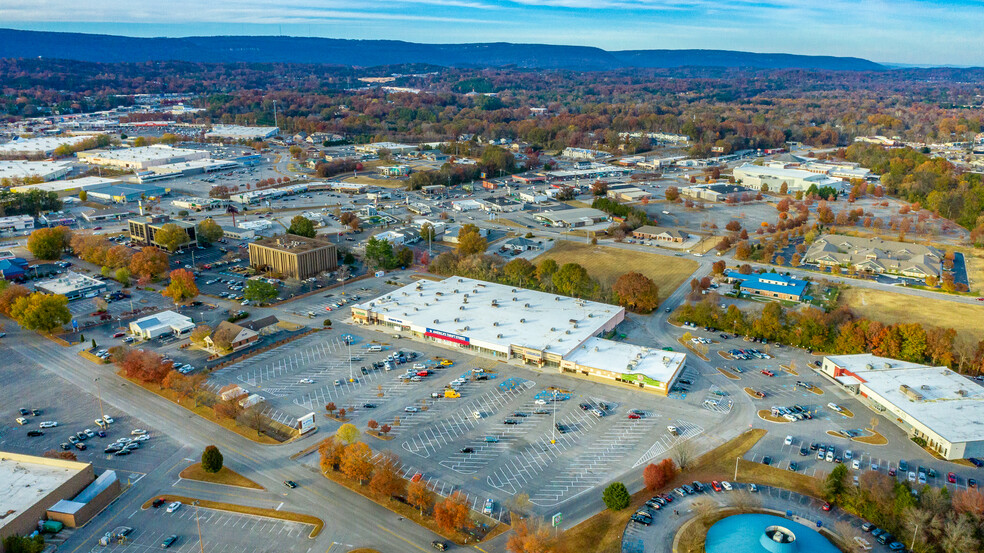 248 Northgate Mall Dr, Chattanooga, TN à vendre - Photo du bâtiment - Image 2 de 17