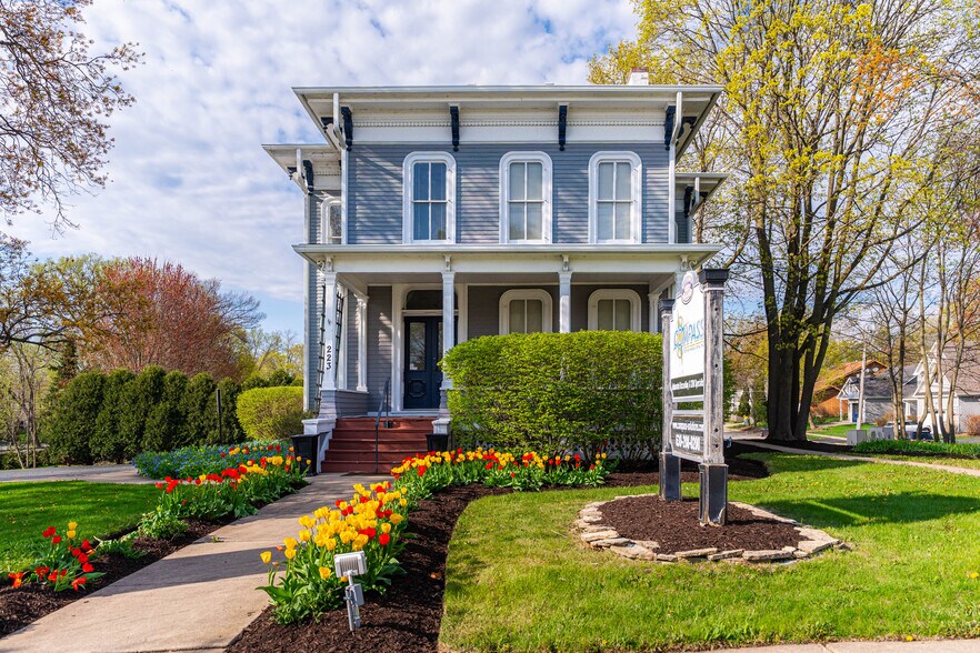 223 E State St, Geneva, IL à vendre - Photo du bâtiment - Image 1 de 51
