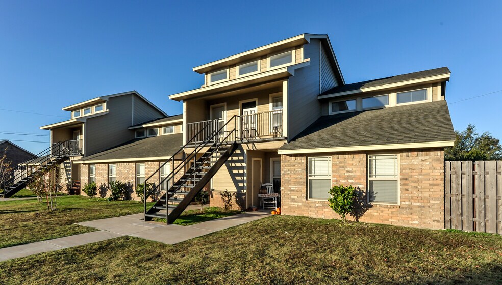 111 E St, Elgin, OK à vendre - Photo du bâtiment - Image 1 de 1