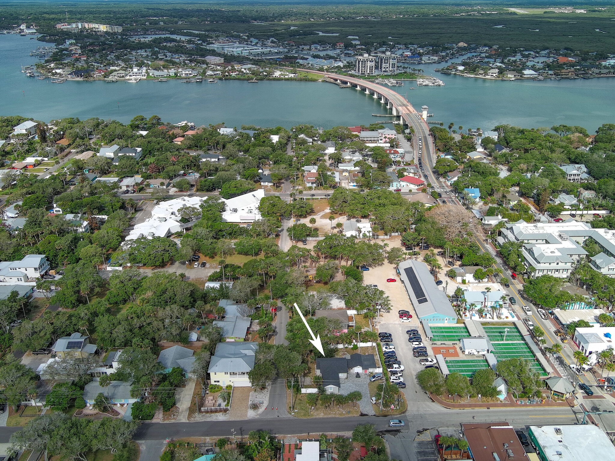 200 S Pine St, New Smyrna Beach, FL à vendre Aérien- Image 1 de 8