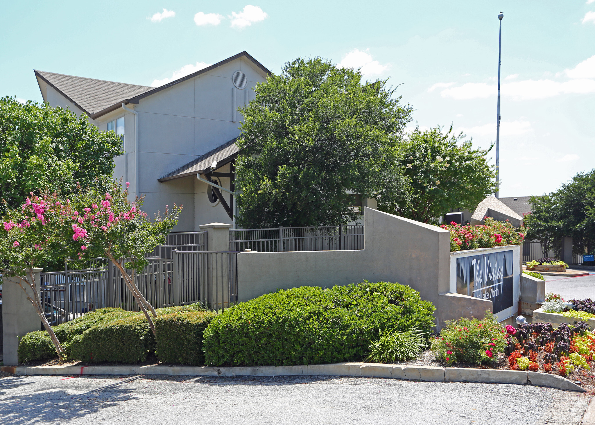 6303 Shady Oaks Manor Dr, Fort Worth, TX à vendre Photo principale- Image 1 de 1