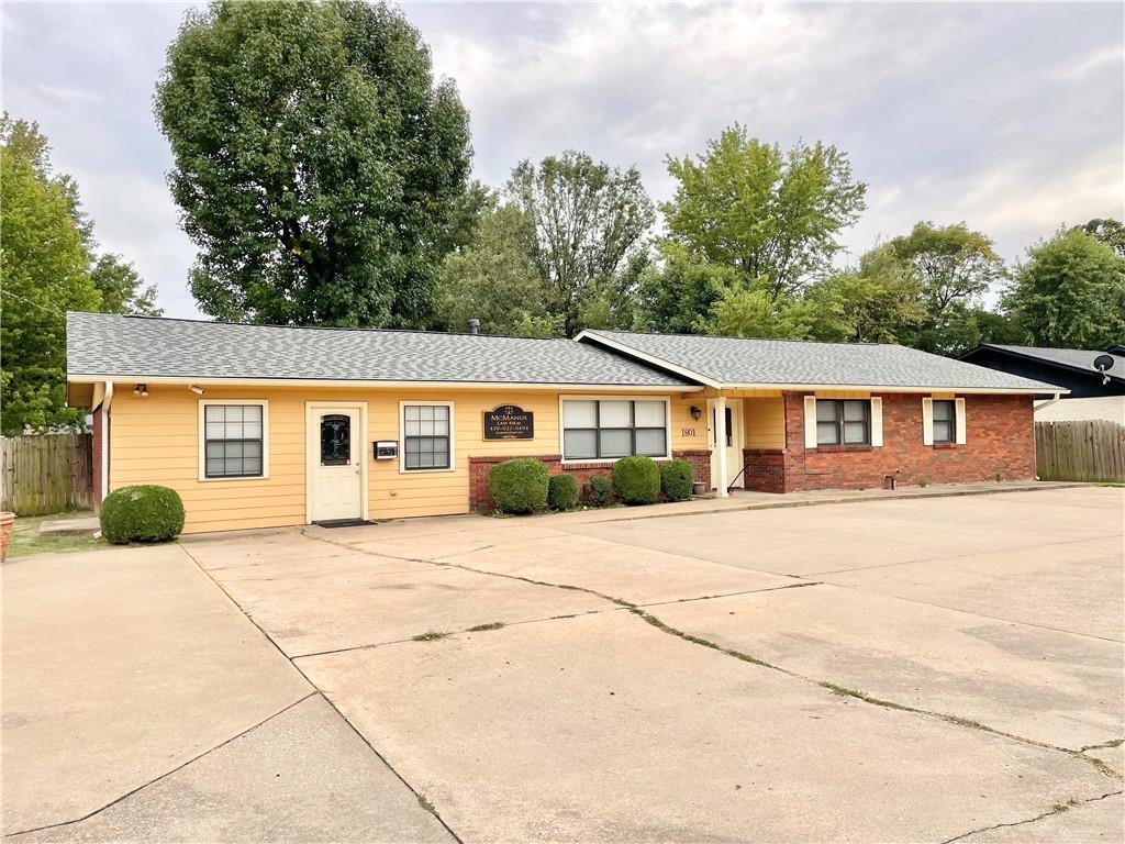 1801 W Huntsville Ave, Springdale, AR à louer Photo principale- Image 1 de 8